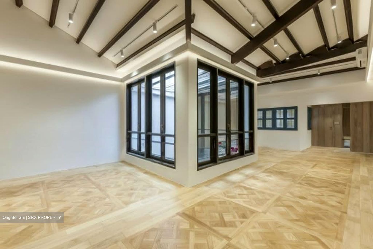 Mosque Street (D1), Retail #562096051